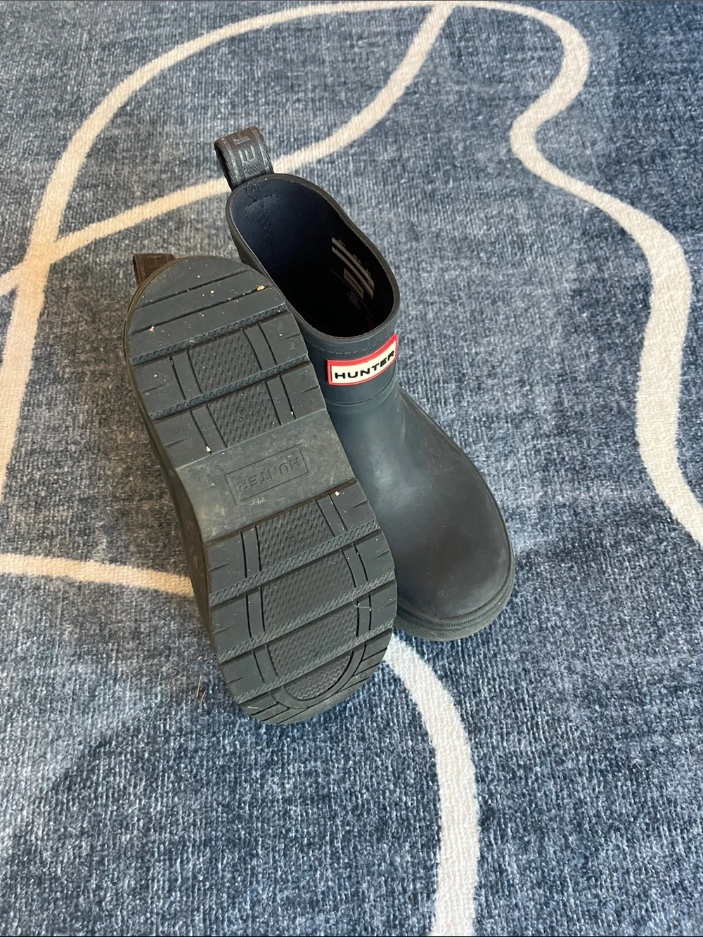 Hunter navy Short Rain Boots with Red-Trim Logo